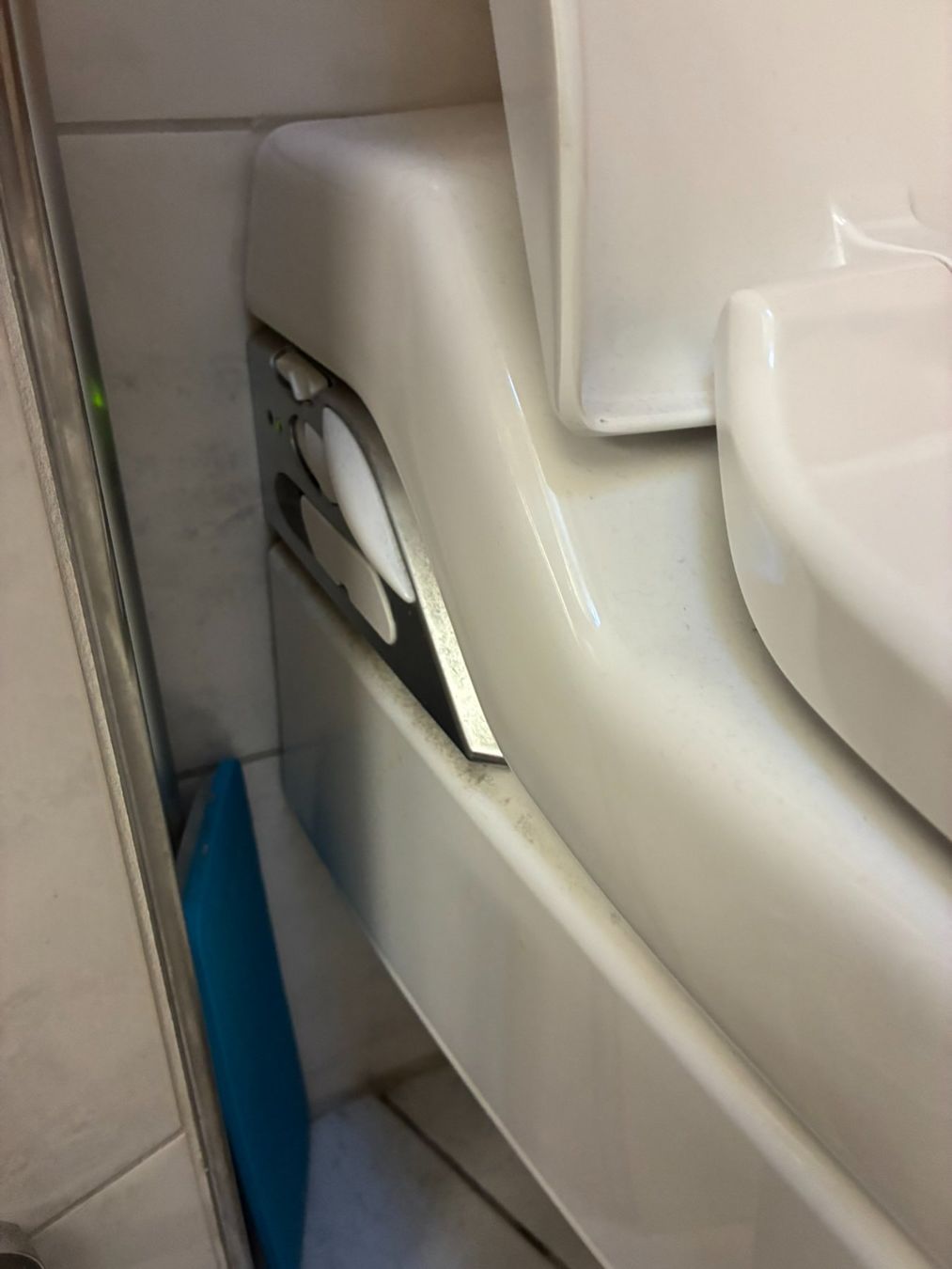 Geberit WC: Dusch-WC Geberit AquaClean 8000plus – D'occasion à Oberglatt par Geordi69 2