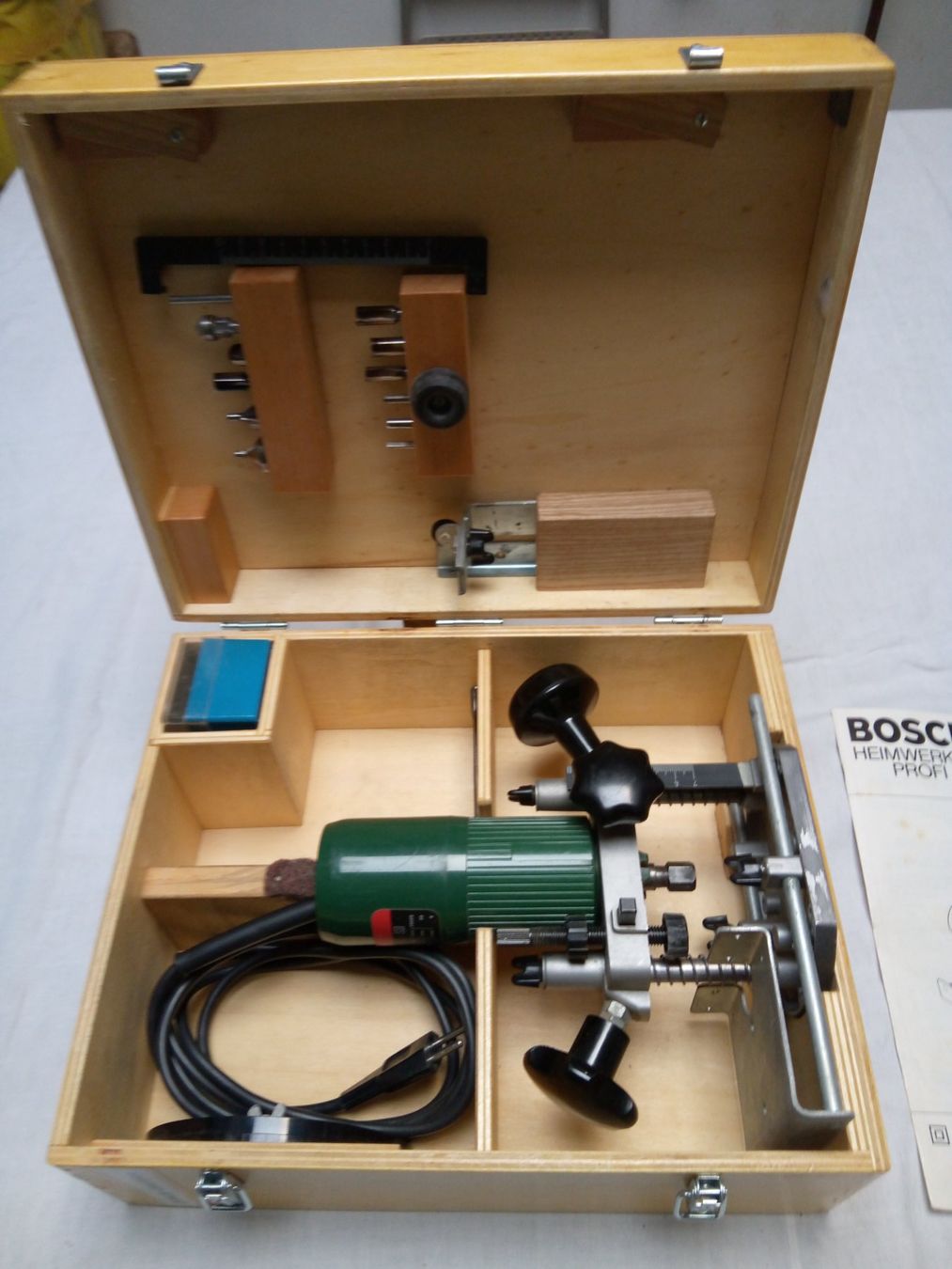 Bosch Tutti gli attrezzi: BOSCH Oberfräse POF 50 – Usato da Pratteln venduto da Zund-88-Funken 2