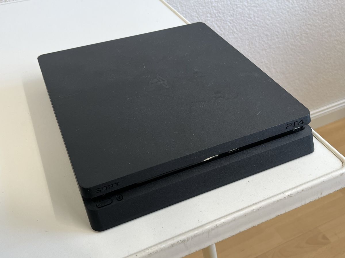 Sony Console: Playstation 4 mit Lenkrad, Pedalen und 3 Controller – Usato da Horgen venduto da Grizzly83 5
