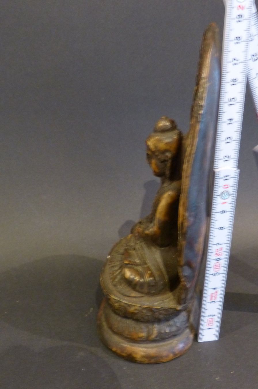 Figurines: Buddha-Figur "Holz oder Modelliermasse" 19cm hoch – D'occasion à Lengnau BE par AllerleiSUPER 3