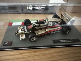 Formel 1 1:43 Fahrzeug inkl. Plexiglas Vitrine ab 19.-