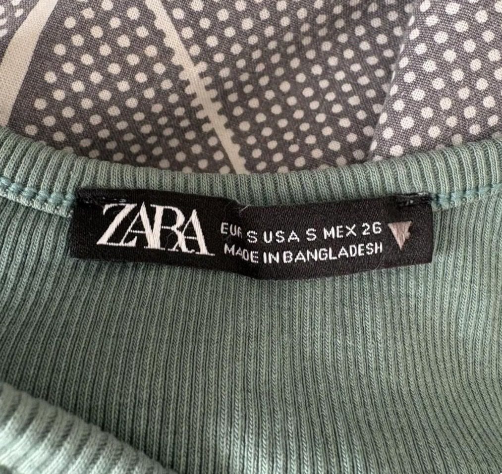 Zara Tops: tank top vert militaire  – Gebraucht aus Ardon von loanneroch 1
