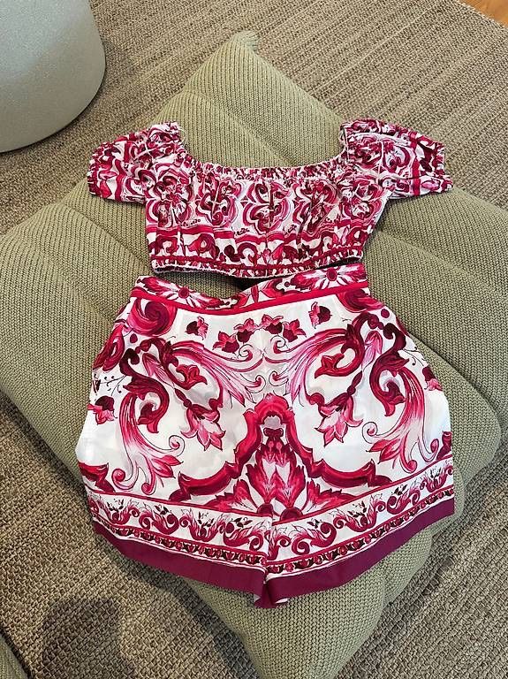Dolce & Gabbana Lotti di vestiti: DOLCE & GABBANA TOP & SHORTS – Nuovo (secondo la descrizione) da Schwyz venduto da bofb 4