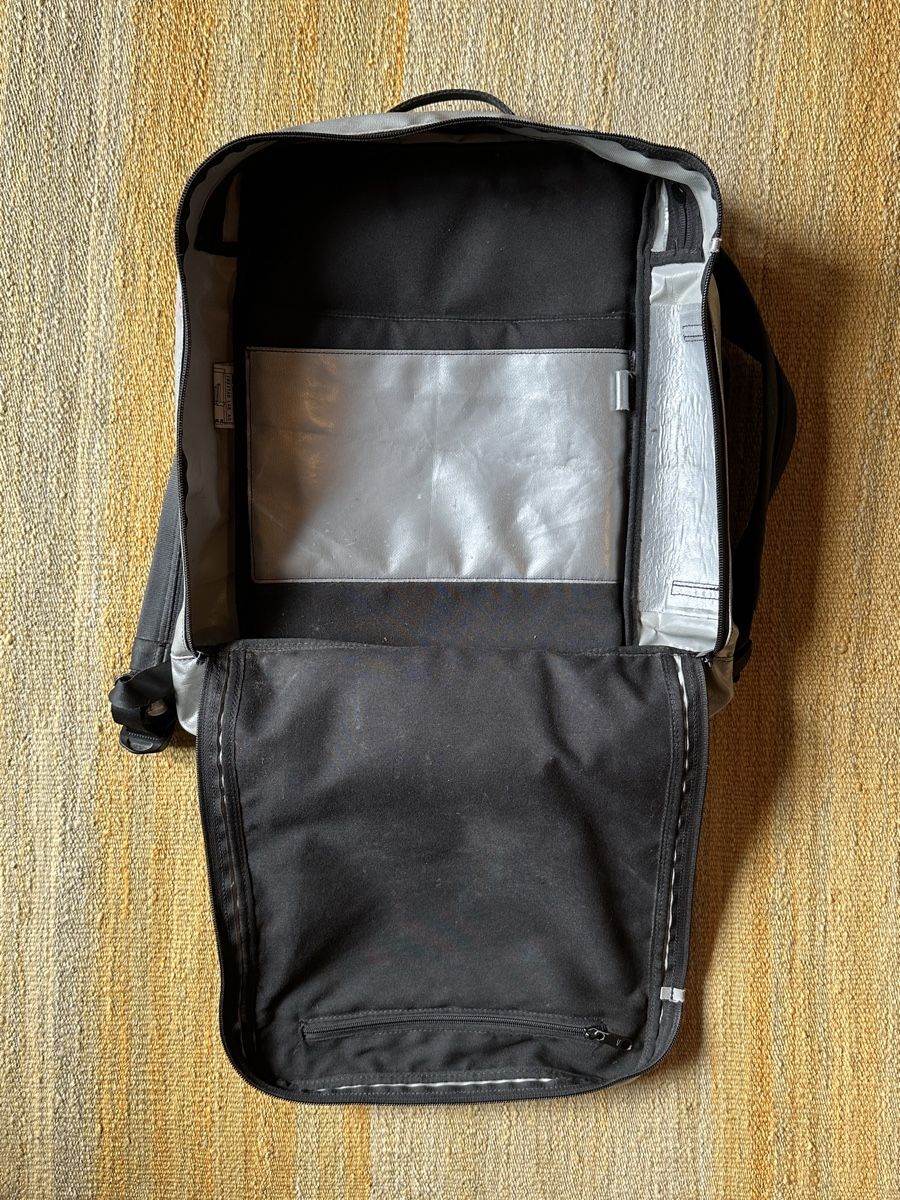Freitag Sacs à dos: Freitag F306 Hazzard silver backpack – D'occasion à Villars-Burquin par Iliasso 1