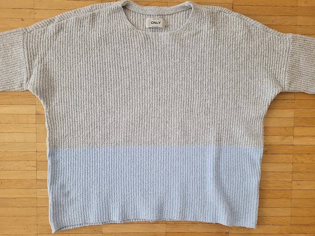 Only Pullover & Sweatshirts: Pulli ONLY grau-hellblau Gr. S – Gebraucht aus Wettingen von okatiki 1