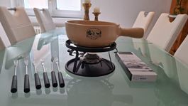 Chinesische Fondue-Garnitur, wie neu, inkl. 6 Gabeln.