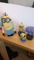 Minions Sammler Set: Grosser Plüsch Minion + 3 Spielfiguren