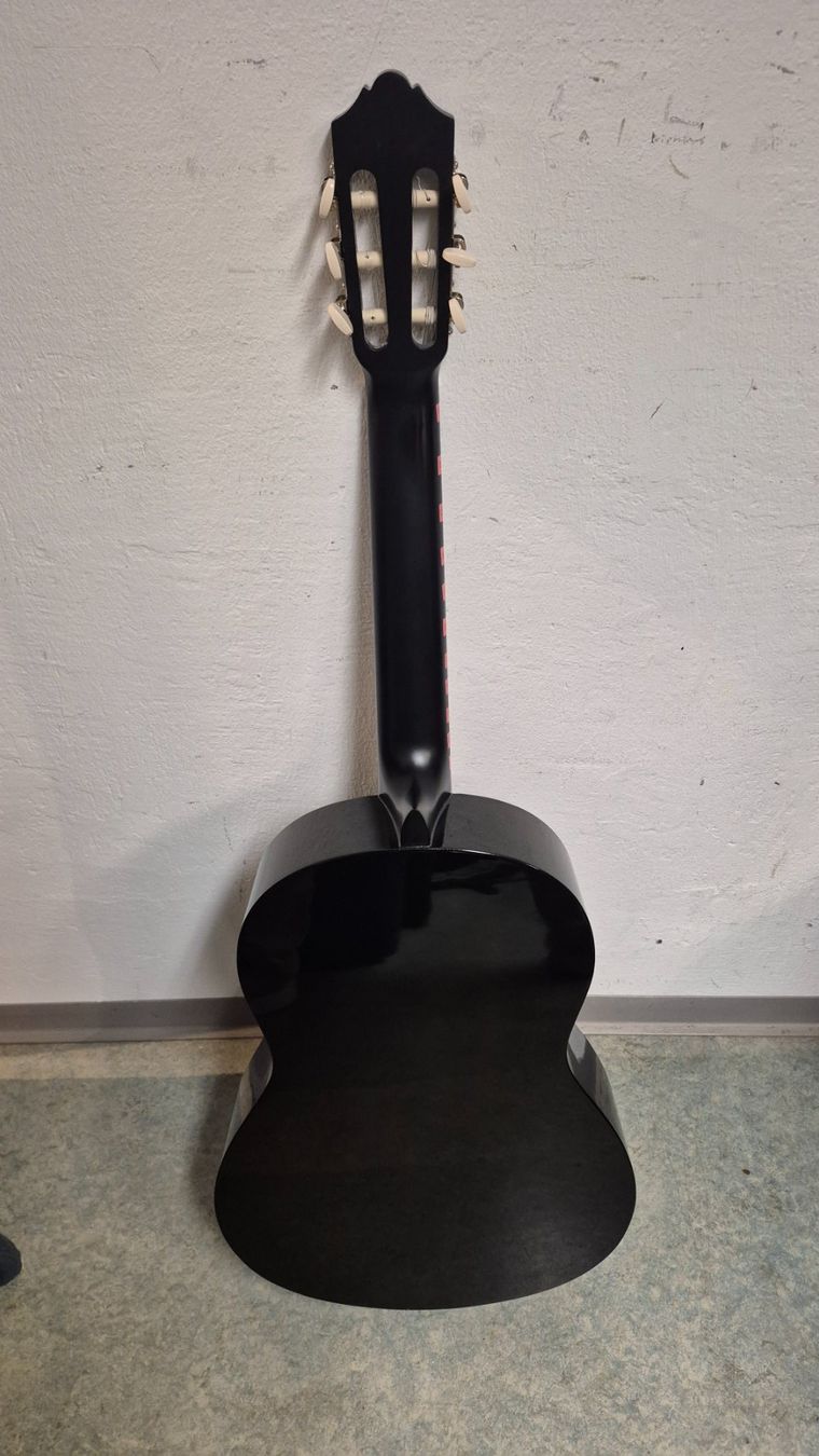 Yamaha Strumenti musicali: Schwarze Yamaha Gitarre C40 – Usato da Winterthur venduto da cbe_5ph7 4