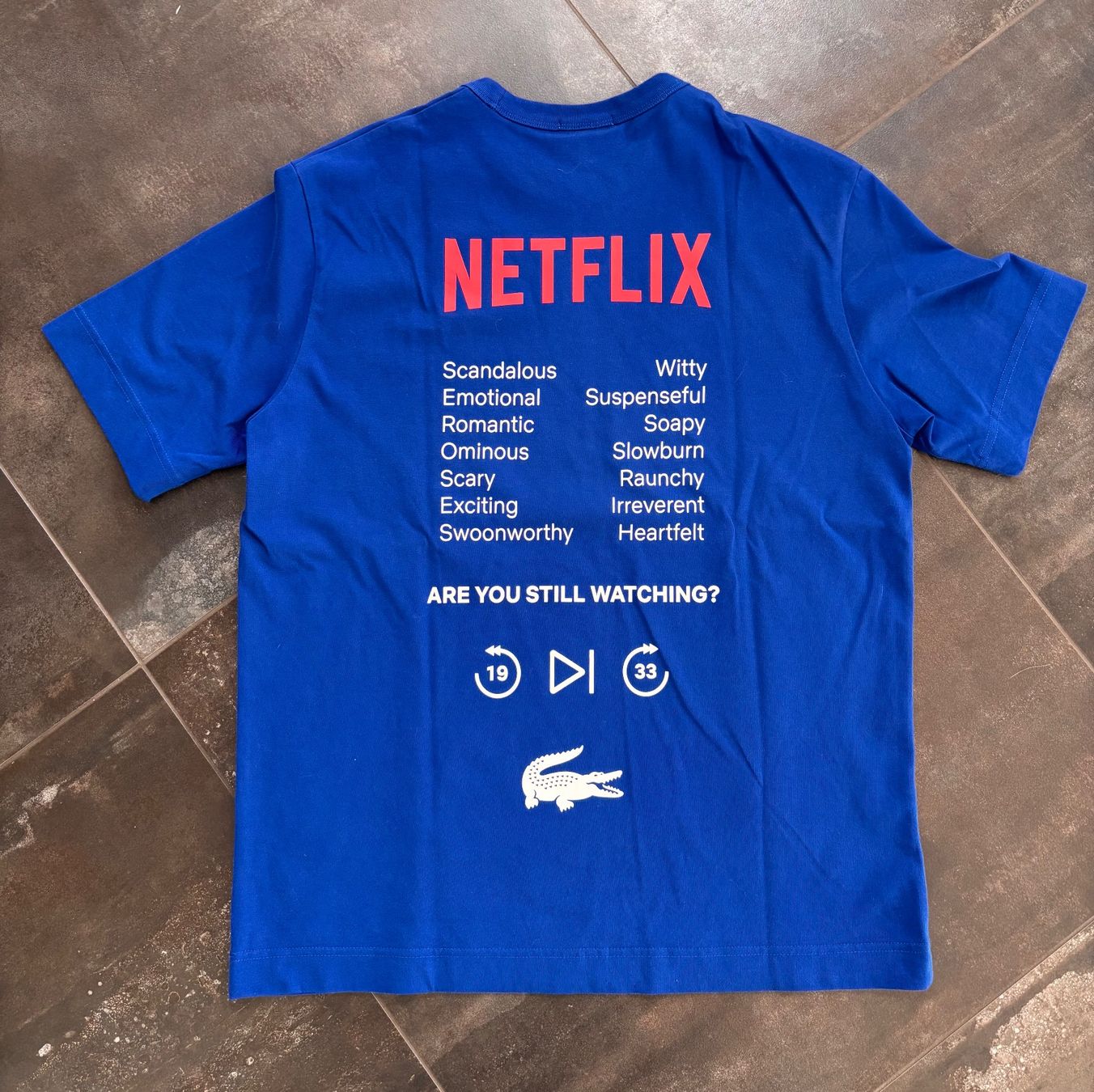 T-shirt: T-shirt Lacoste Netflix bleu taille S – Nuovo (secondo la descrizione) da Matran venduto da val_2vm6 1