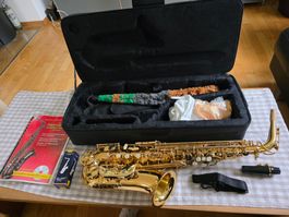 Altsaxophon von C. Giant mit Koffer