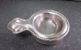 Teebeutelhalter/Teesieb mit Tropfschale aus Metall, HOKa