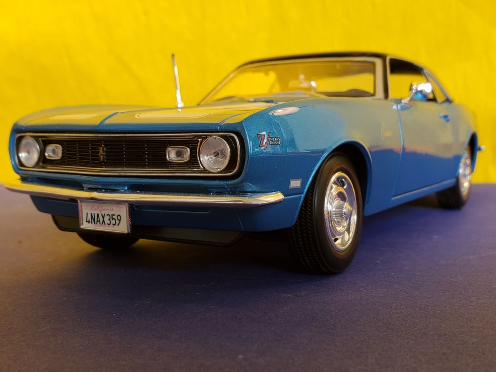 Miniature CHEVROLET CAMARO Z28 1967 ROUGE BANDES BLANCHES LUCKY DIE CAST chez