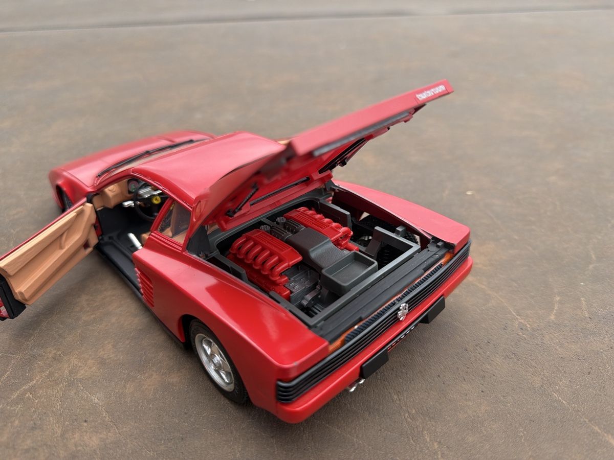 Bburago Modellautos: Ferrari Testarossa  - 1/18 - Bburago – Gebraucht aus Wolfwil von Rolex1 9