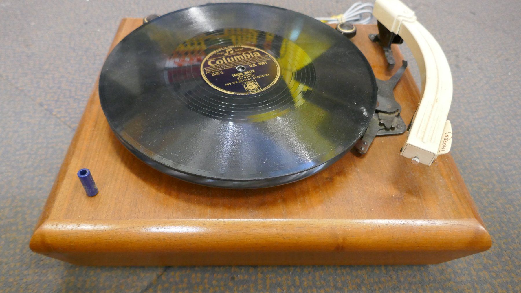 Thorens Giradischi: Antiker Thorens Plattenspieler – Difettoso da Wenslingen venduto da FairlightCMI
