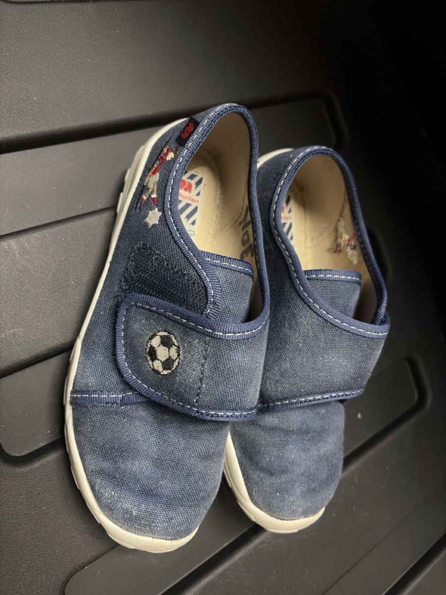 Elefanten Scarpe per ragazzi: Knabenfinken Grösse 31 – Usato da Granges-Paccot venduto da Fwaeber