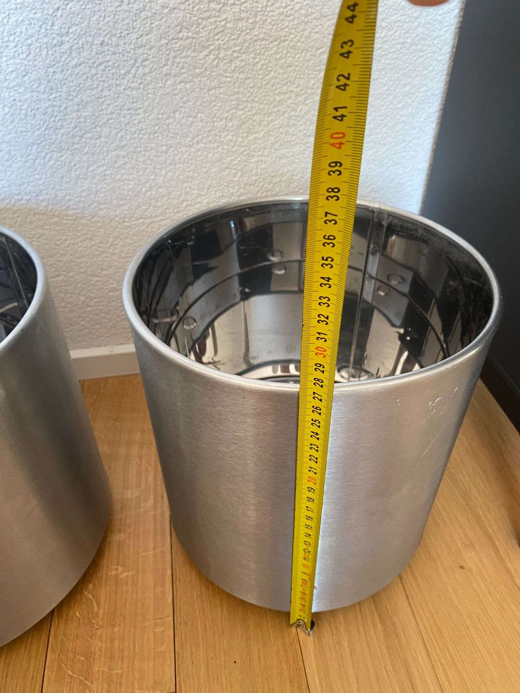 Blumentöpfe: Metallblumentöpfe auf Rollen – Gebraucht aus St. Gallen von art_pn78 2