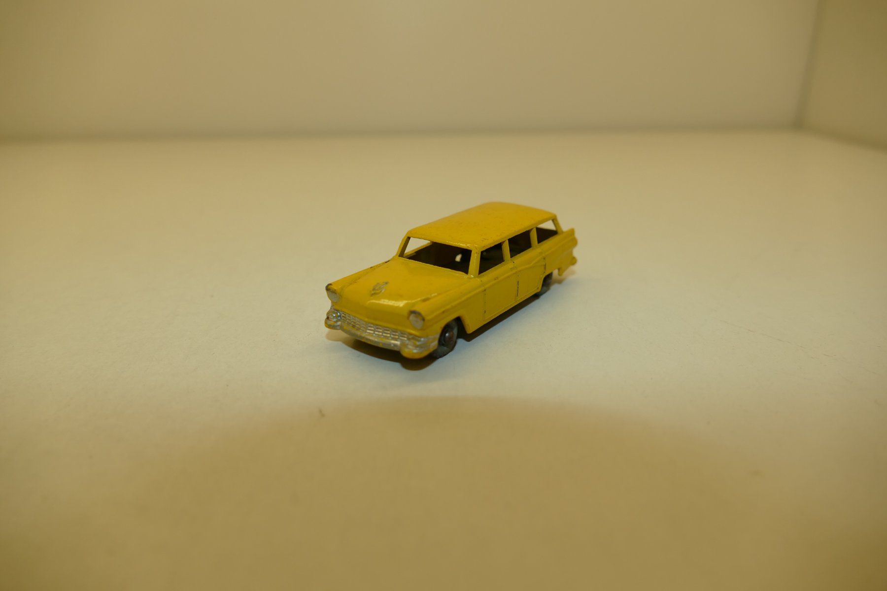 Lesney Modellini d'auto: Lesney/Matchbox: American Ford Station Wagon – Usato da Niederhasli venduto da rail-duerst 1
