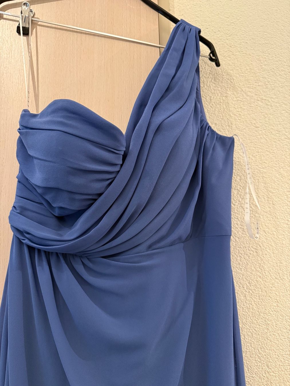 Kleider: JARLO DAMENKLEID – Gebraucht aus Zürich von flo_7cvq 1