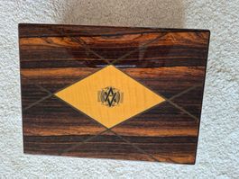 Humidor, Avo Uvezio