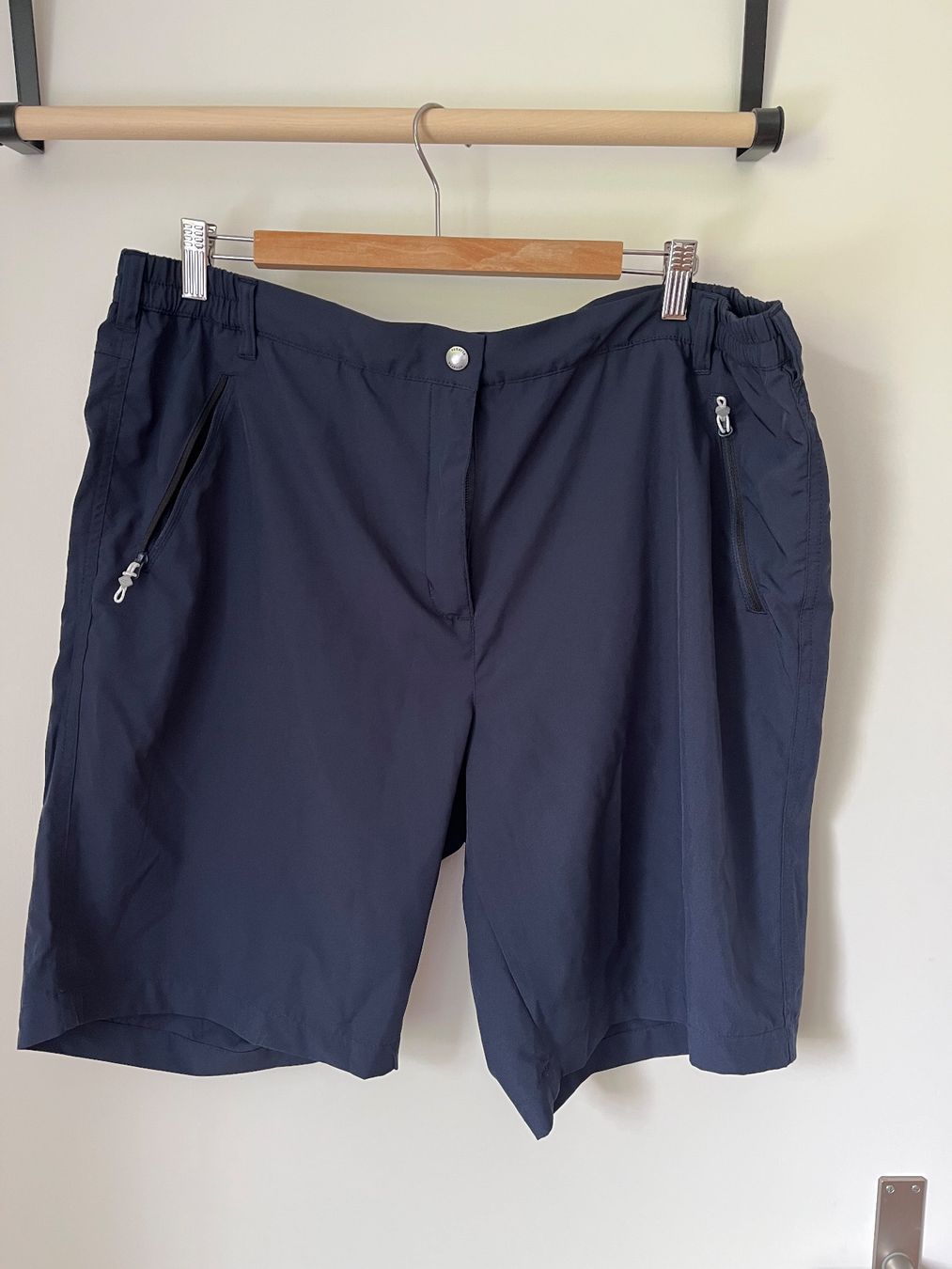 Pantaloni: Kurze Wanderhose, Sommer, Grösse 46/48 – Usato da Baar venduto da DealDiHei