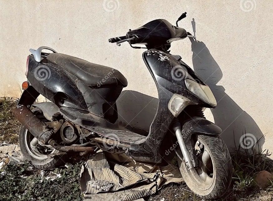 Altro: Broken old motorcycle – Difettoso da Zürich venduto da fabio9300