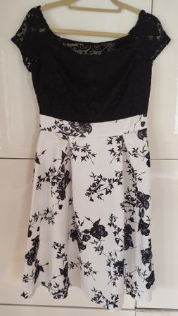 Elegantes Sommerkleid, Gr. 38, schwarz/weiss Blumenmuster