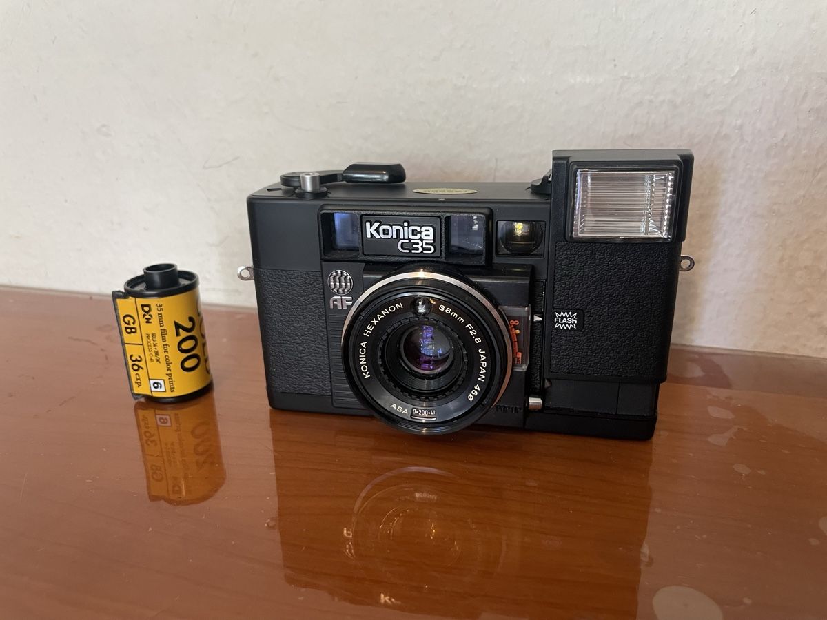 Konica Fotocamera: Konica C35 Kult Kamera – Usato da Zürich venduto da semi16