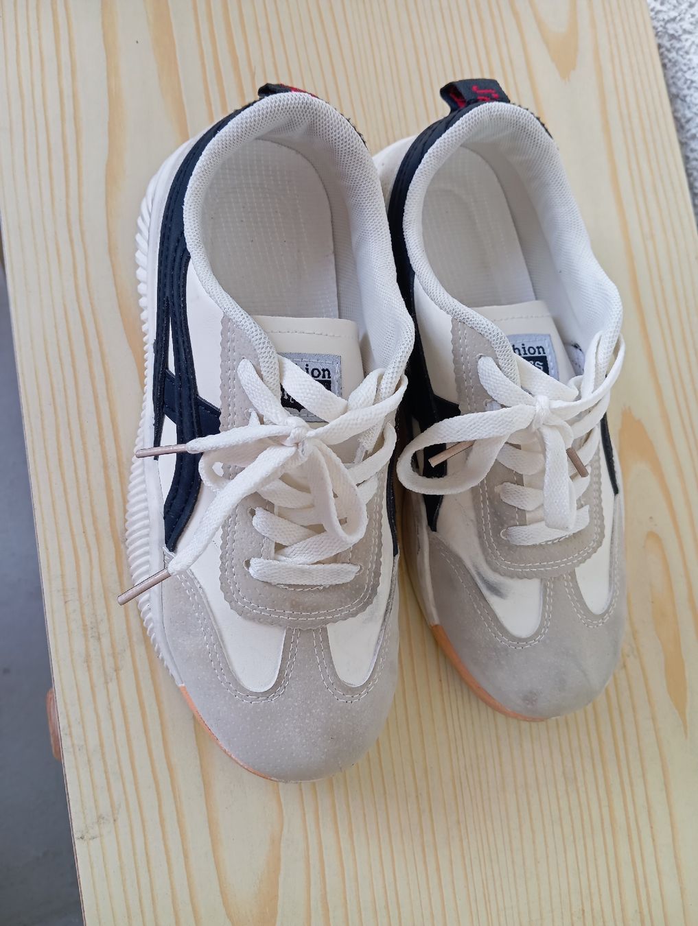 Scarpe da uomo: Sportschuhe 38 – Usato da Winterthur venduto da Emrh