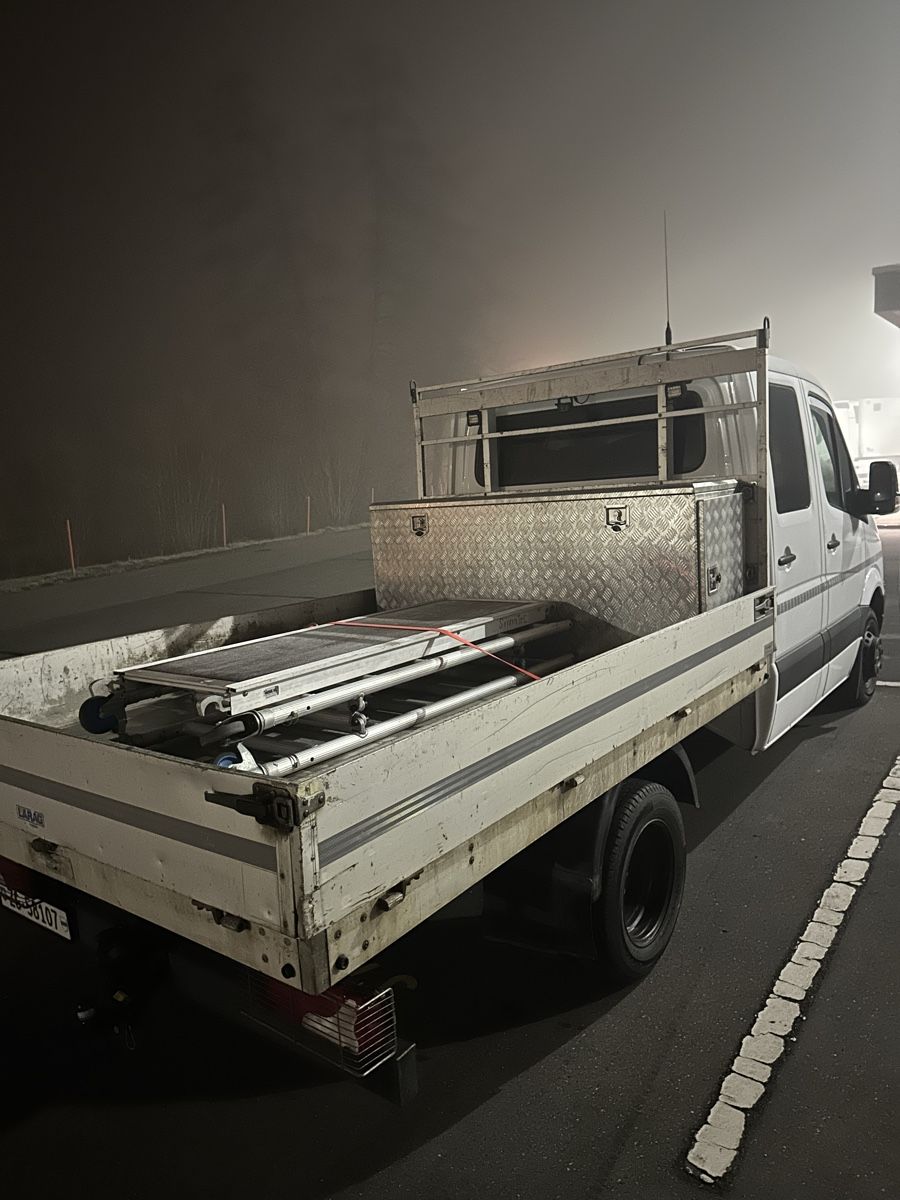 Mercedes-Benz Veicoli commerciali: Mercedes Benz Sprinter 513 CDI Doka mit Schwingsitz – Usato da Rotkreuz venduto da REISENDE.MIT.LICHT.