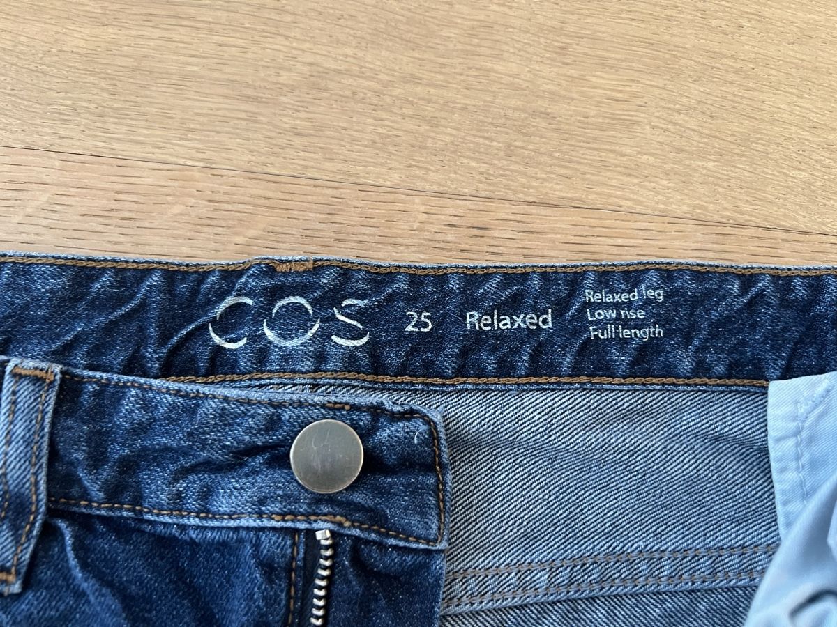 Cos Jeans: COS Jeans Relaxed, Grösse 25 – Nuovo (secondo la descrizione) da Zürich venduto da Honeybee7 3