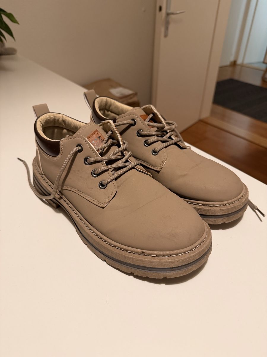 Scarpe da uomo: Herren Schuhe, Beige, Grösse 43. – Usato da Adliswil venduto da StephanieAnnina 1