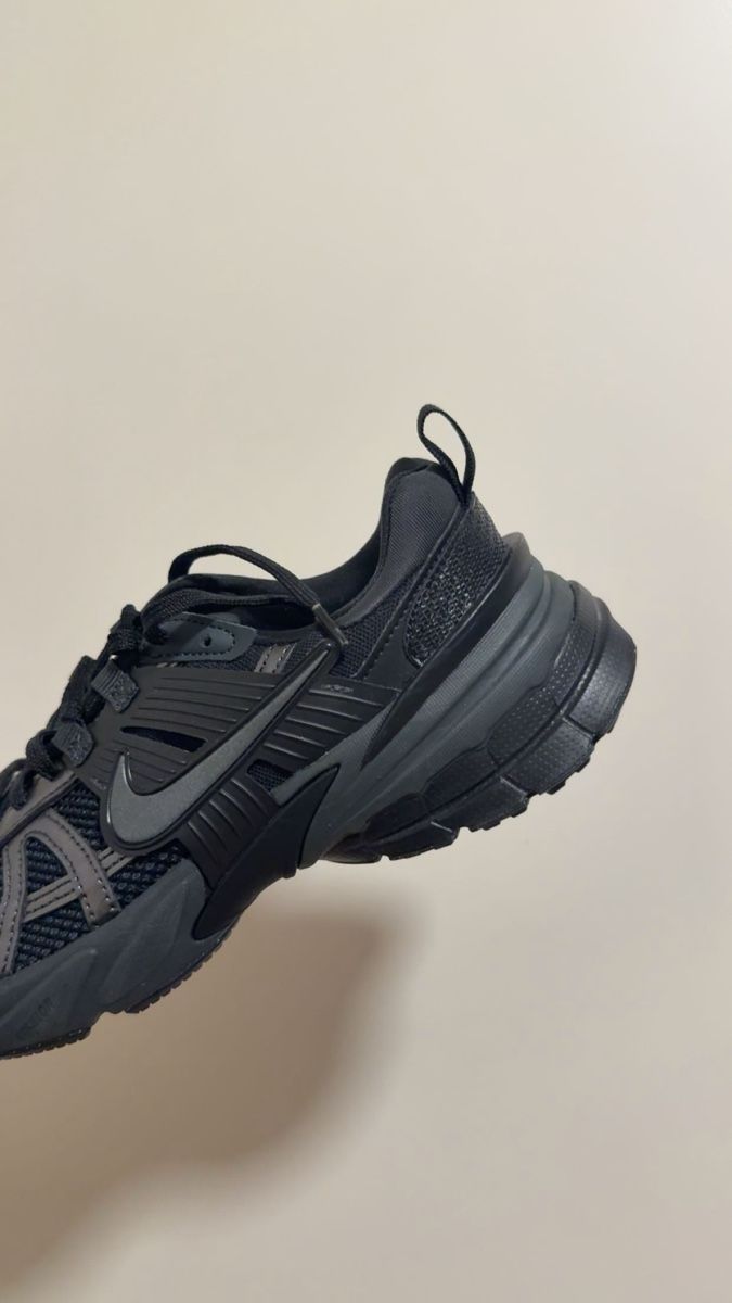 Nike Scarpe da uomo: Nike V2K Run Black – Nuovo (secondo la descrizione) da Aubonne venduto da sad_8mlz 4