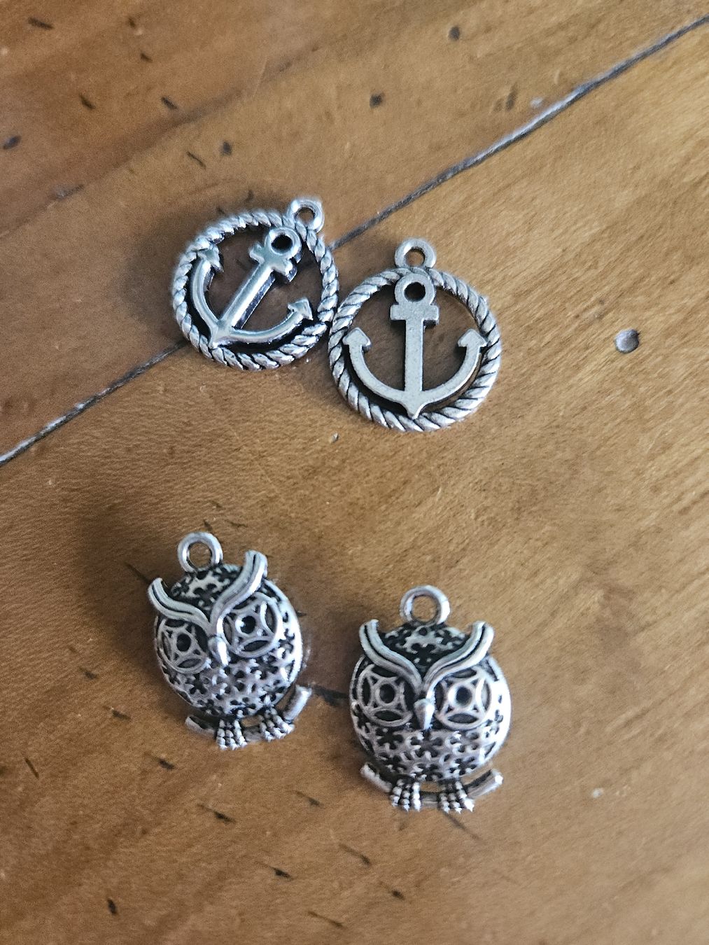 Perle (finte): 4 charms argent népalais – Nuovo e nell'imballaggio originale da Thônex venduto da lacomtessedesfees
