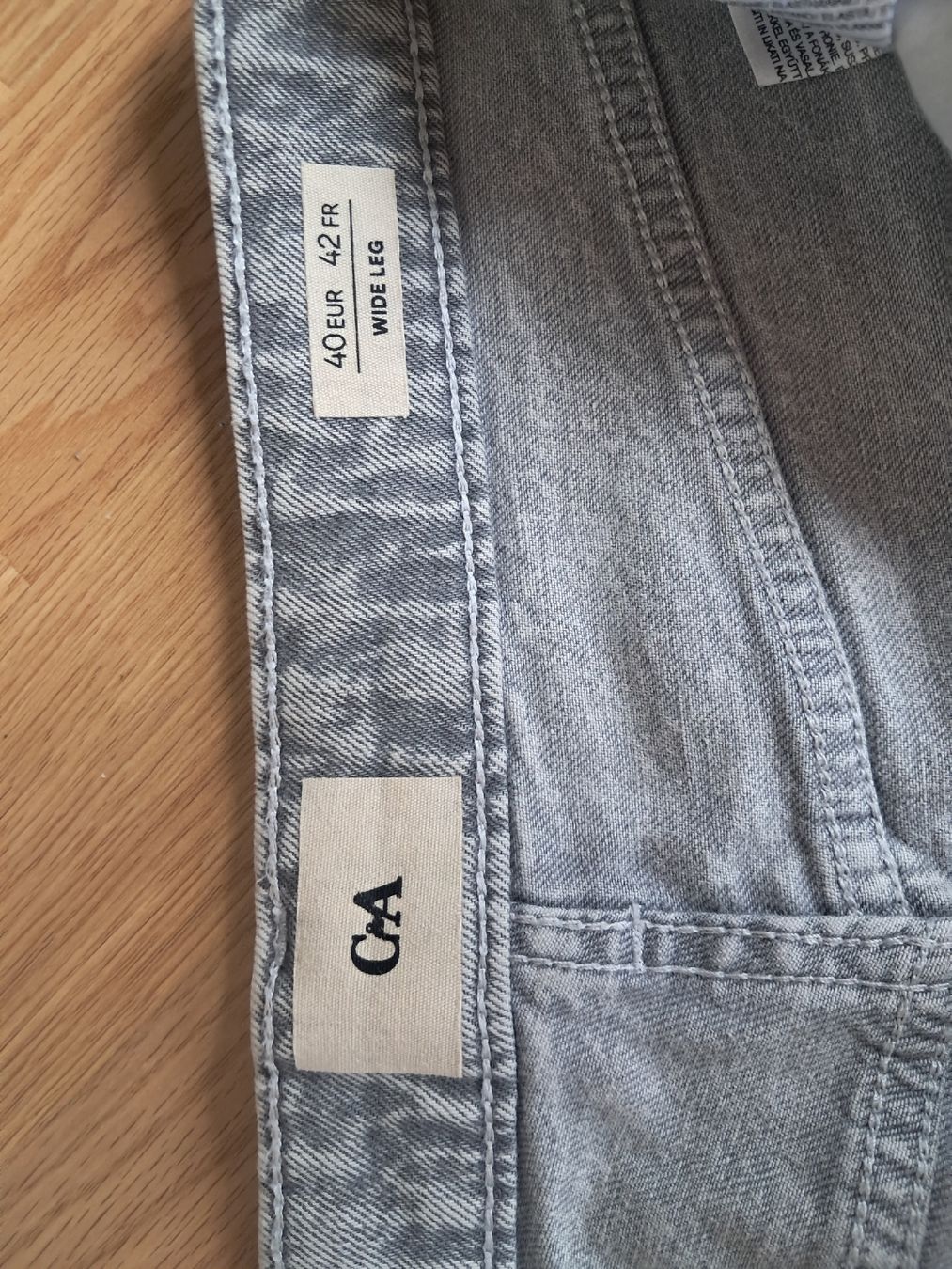 C&A Jeans: Jeans C&A Damen Grau  – Usato da Biel/Bienne venduto da sof_yx5y 1