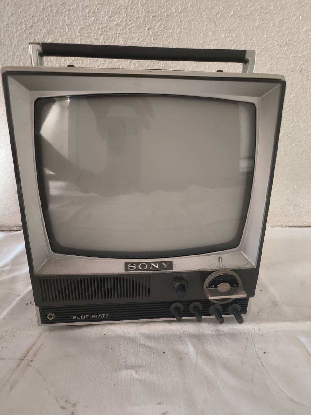 Sony Ricevitori: Sony Transistor TV Receiver Model 9-51UET  – Difettoso da Zug venduto da kat_q98k