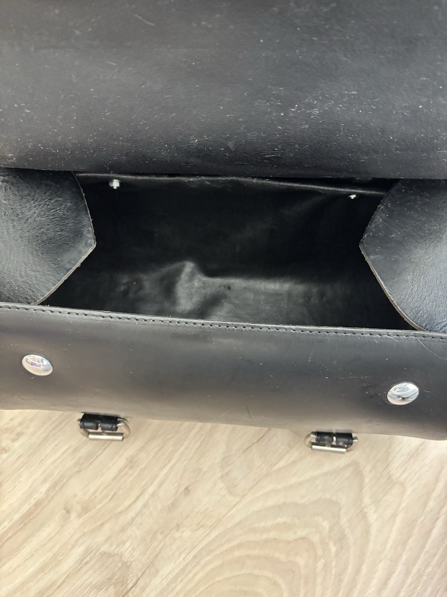 Topcase: Tool Bag Custom Moto Cruiser/Chopper in Pelle – Usato da Montagnola venduto da iva_qvx9 2