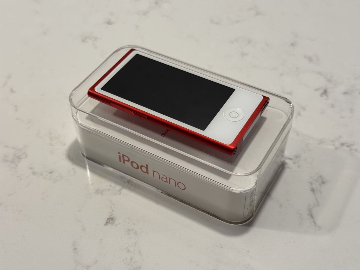Apple Tragbarer Mediaplayer: iPod nano 7. Generation RED Soezialedition 16 GB – Gebraucht aus Zürich von RicardoExplorer