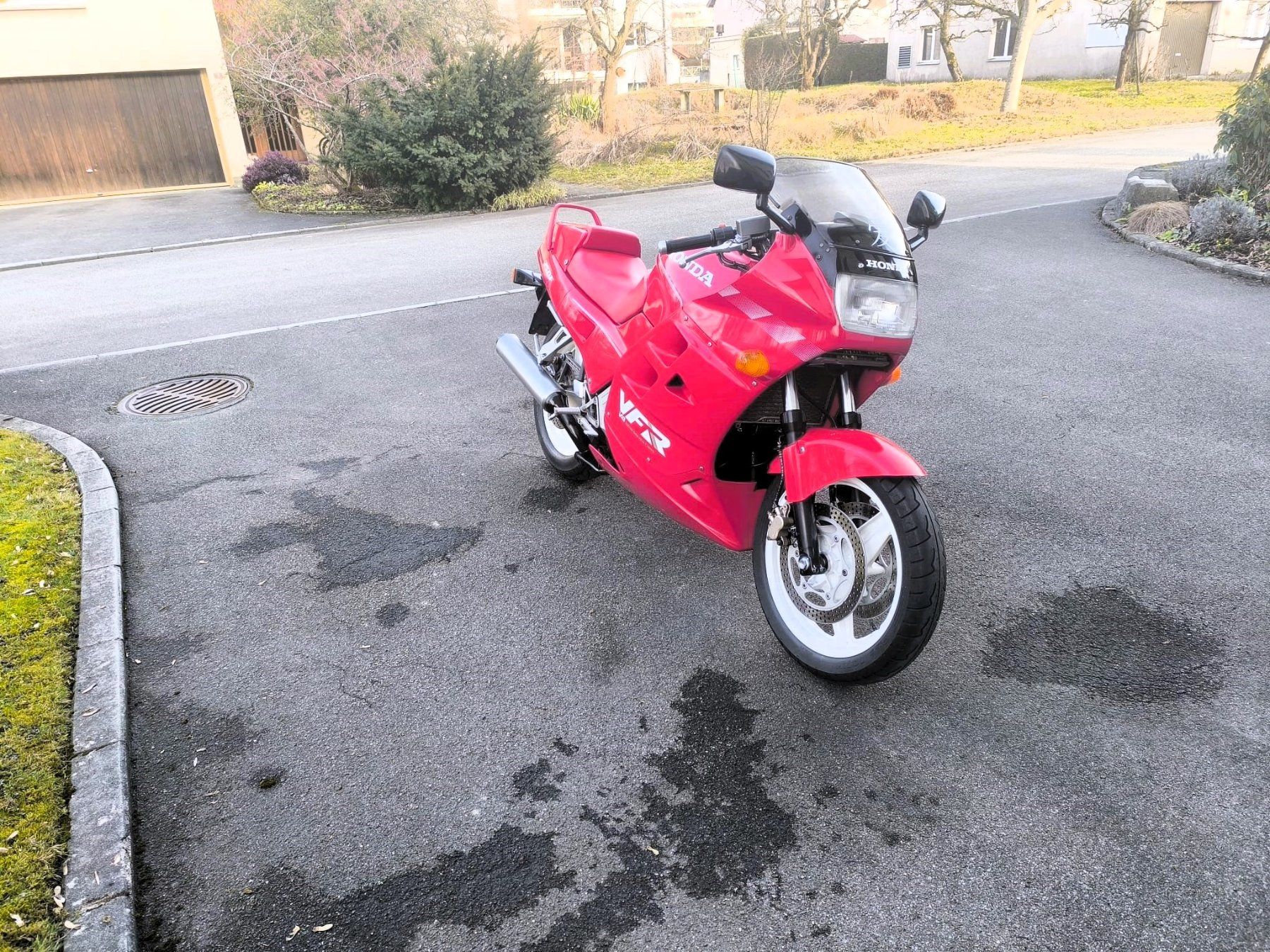Strada: VFR 750F  RC24 – Usato da Oberkirch LU venduto da japansoul 5