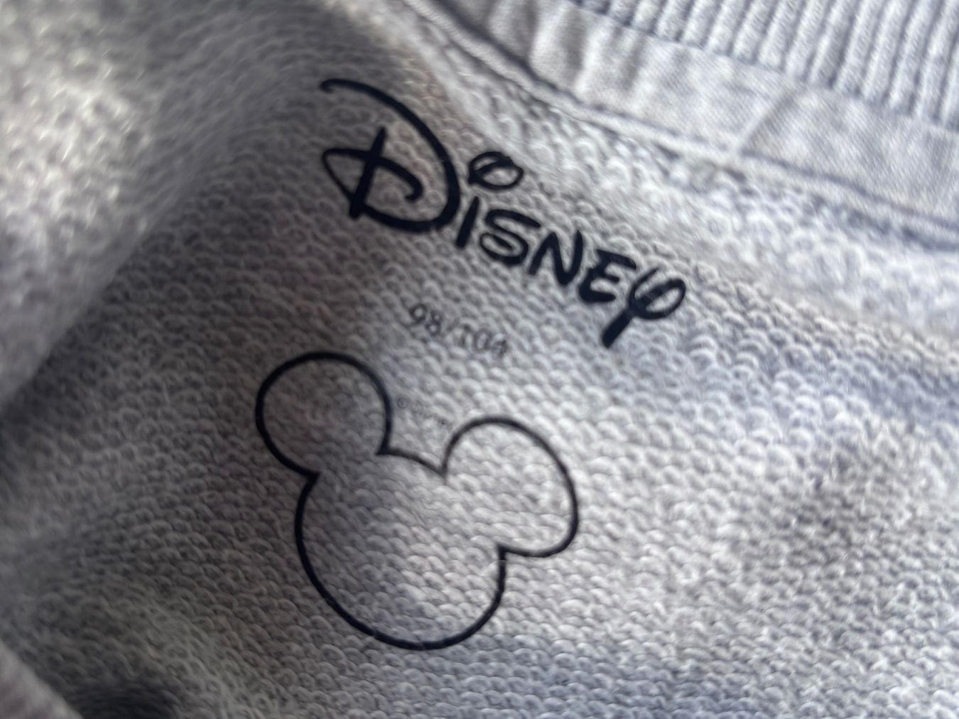 Pullover & Sweatshirts: Disney Mickey Mouse Pullover grey size 98/104 – Gebraucht aus Brugg AG von tsannen 2