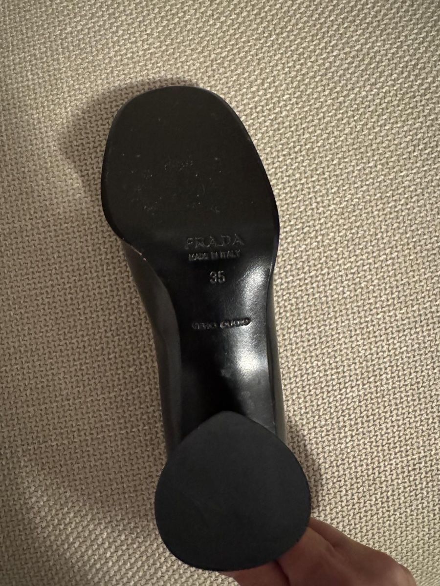 Prada Scarpe da donna: Prada Leather Block Heel Pumps - Size 35 Black – Usato da Zürich venduto da salifali 3