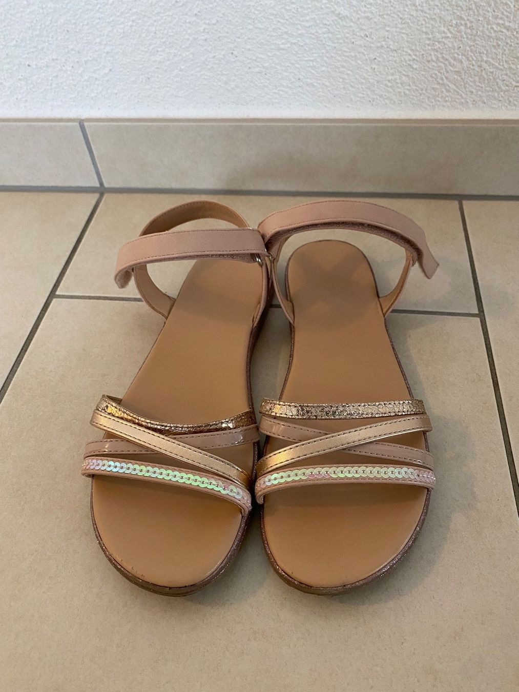 Schuhe für Mädchen: Sommer Sandalen, rosé gold, Grösse 37 – Gebraucht aus Küssnacht am Rigi von icbicb 1