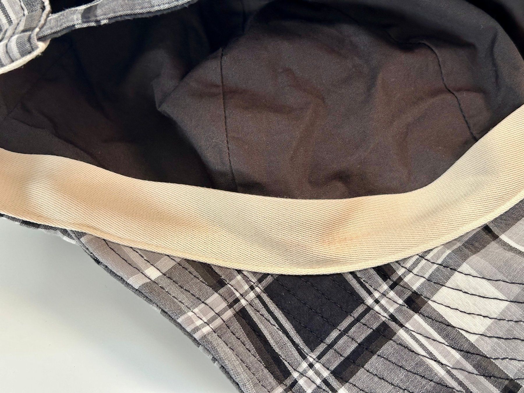 Copricapi, berretti & cappellini: Uniqlo C / Sommerhut – Usato da Dietlikon venduto da Mankai 7