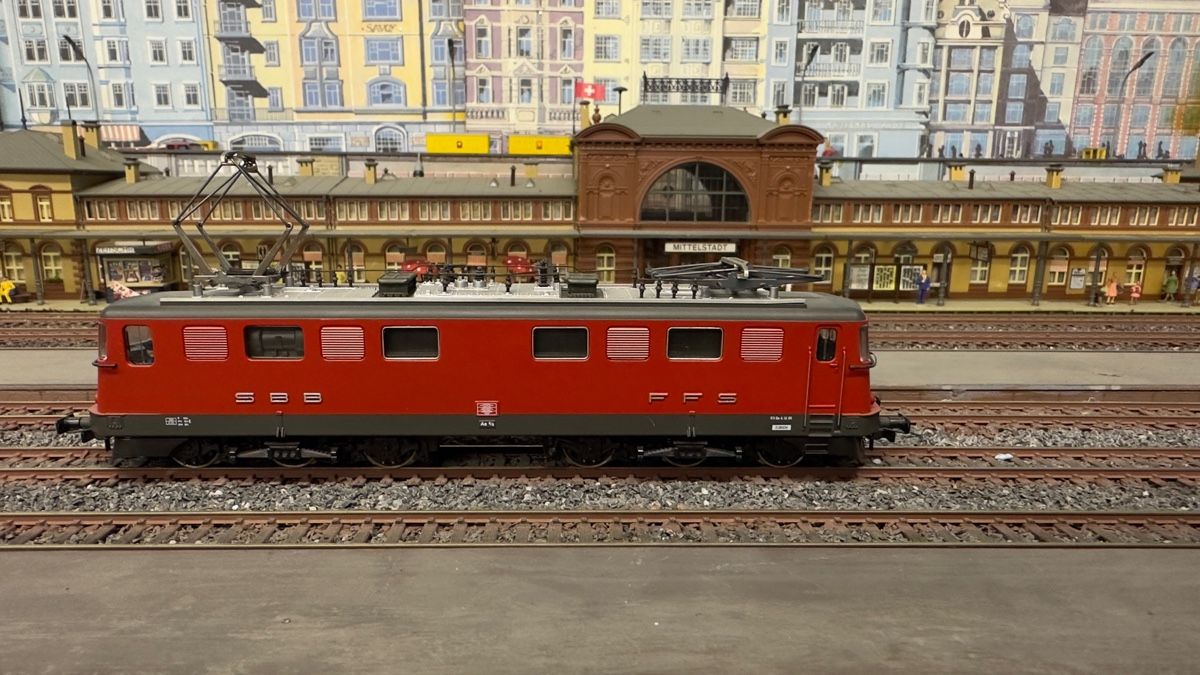 Roco Modelleisenbahnen: Roco 43536 Ae 6/6 SBB H0 – Gebraucht aus Glattpark (Opfikon) von anywaya23
