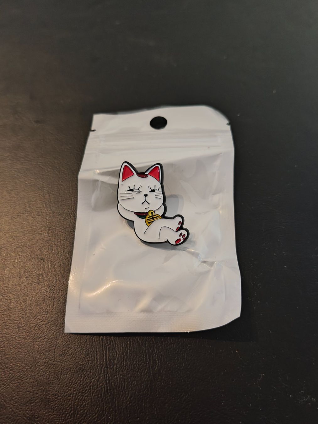 Spille & Fermagli: Katze / Cat / Chat / Gatto Pin – Nuovo e nell'imballaggio originale da Vaglio venduto da Dabia