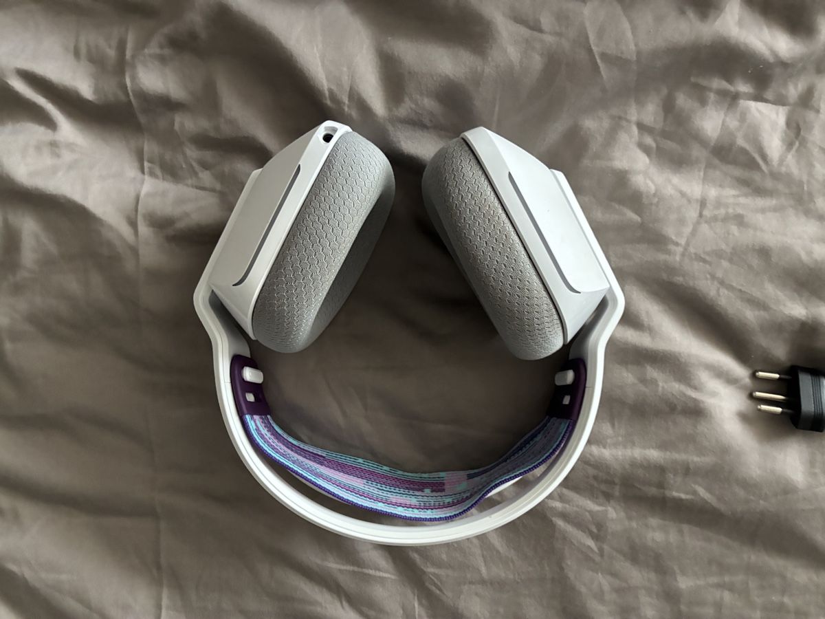 Logitech Kopfhörer: Logitech G733 Kopfhörer weiss gebraucht mit Box – Gebraucht aus Zumikon von Classon 1