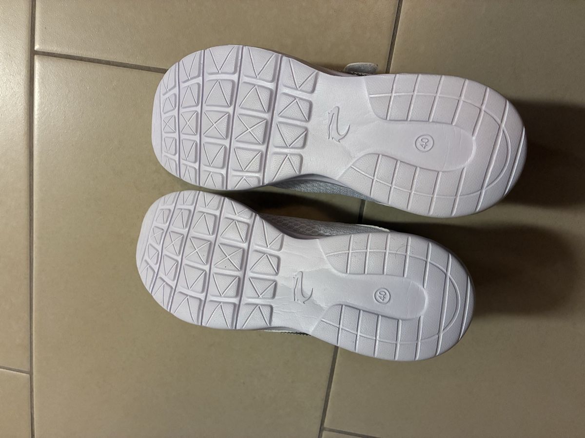 Schuhe für Mädchen: Vty Sneaker, Weiss, Grösse 40 – Gebraucht aus Aadorf von JFPS 2