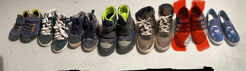 Scarpe per ragazzi: Kinderschuhe Grössen 31 - 34 – Usato da Glattpark(Opfikon) venduto da Peo2