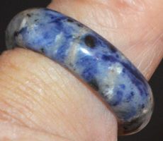 Stein Ring L-4602 – Sodalith – 17,5mm Innendurchmesser
