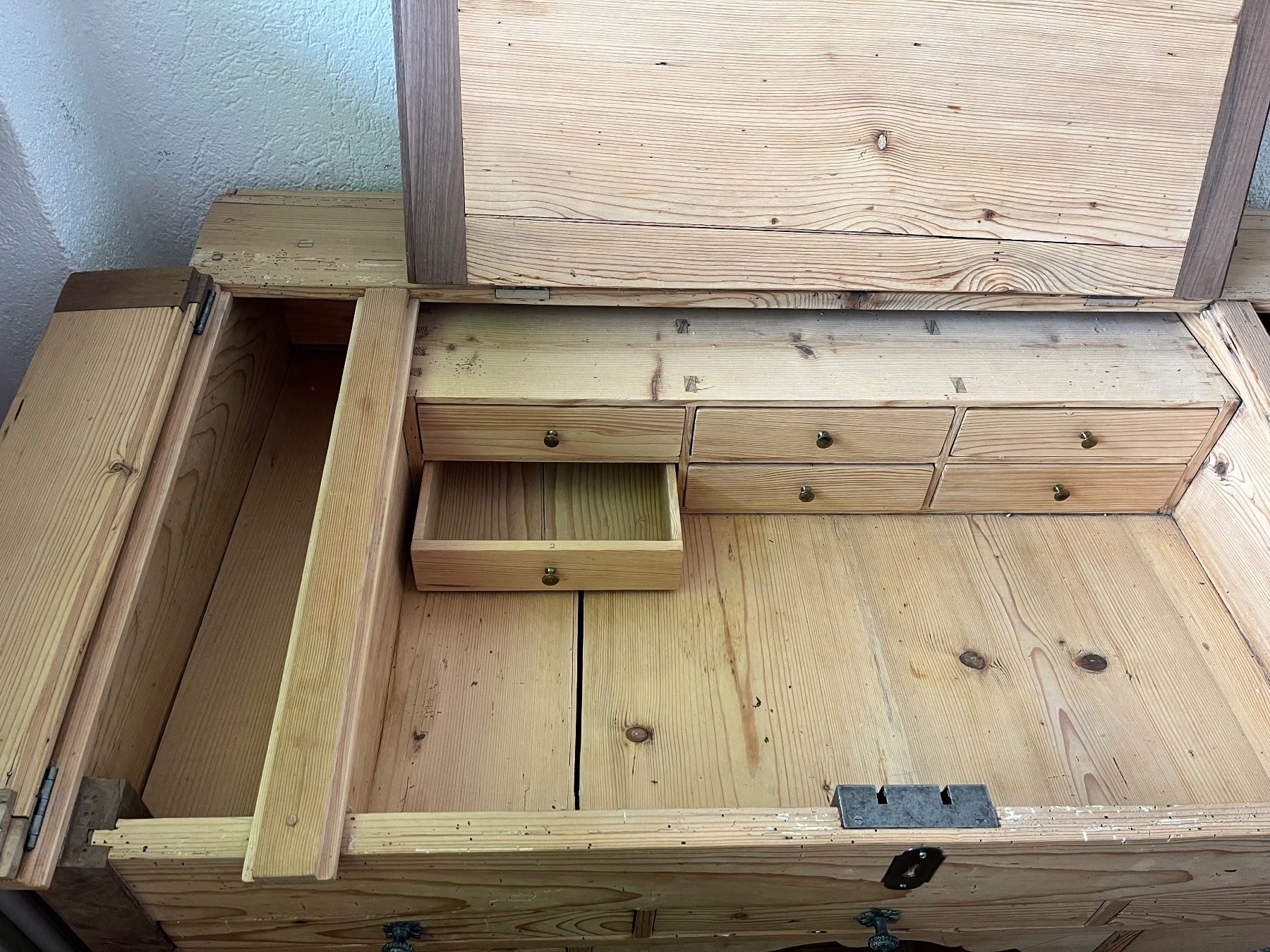 Scrivanie: Alter antiker Holz Sekretär – Usato da Gurmels venduto da sar_znc6 2