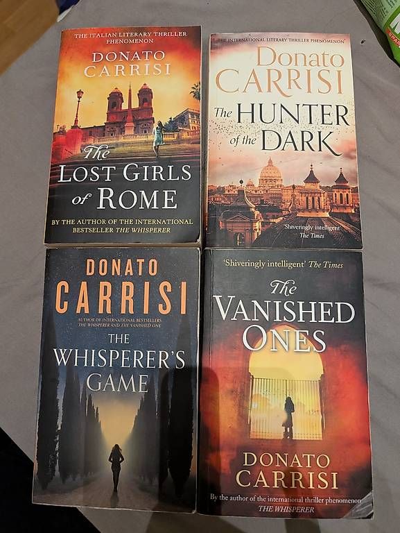 Libri: 4 Donato Carrisi Bücher Englisch  – Usato da Buchrain venduto da waiheke2